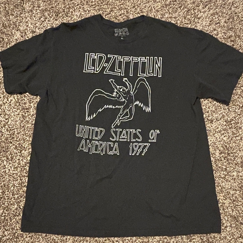 🎵Led Zeppelin Black Graphic Tee🎵